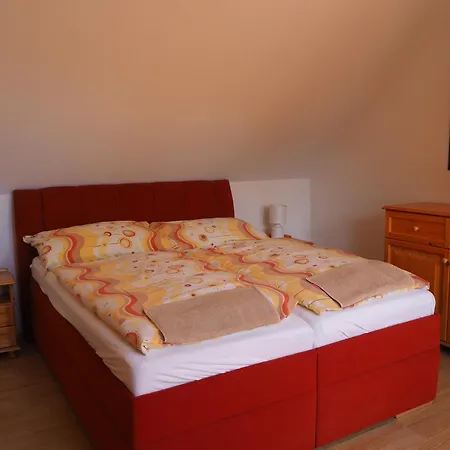 Privat Alenka Lipótszentmiklós