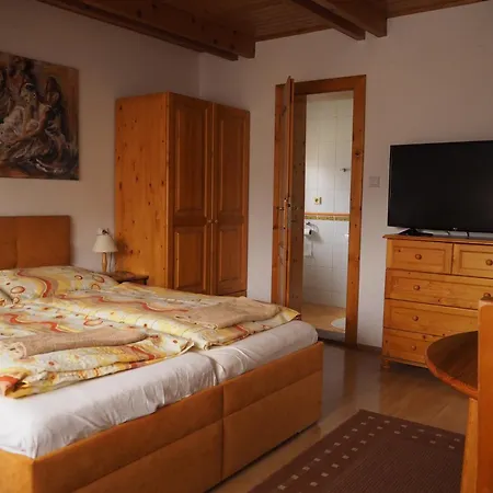 Privat Alenka Vendégház Lipótszentmiklós